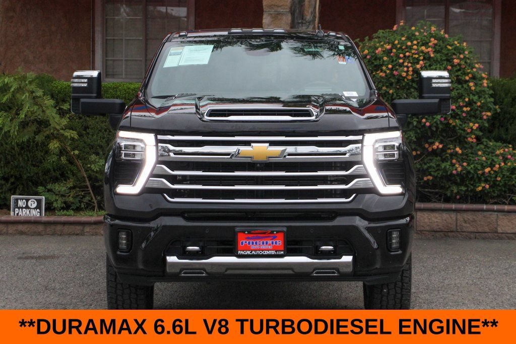 Used 2024 Chevrolet Silverado 2500 High Country AWD/4WD image 3