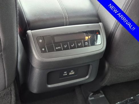 Used 2023 Nissan Pathfinder SV w/ Black Appearance Package FWD image 15