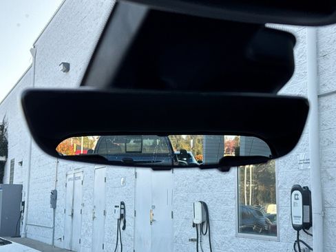 Used 2023 Chevrolet Bolt EUV Premier image 25