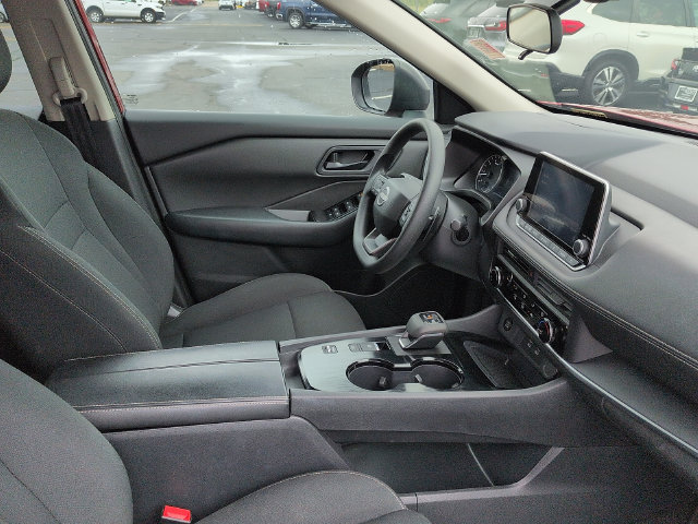 Used 2025 Nissan Rogue S FWD image 10