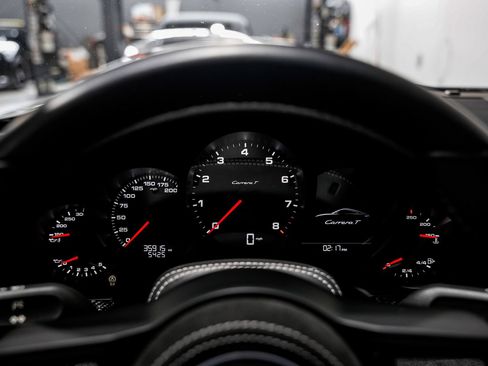 Used 2018 Porsche 911 Carrera T RWD image 11