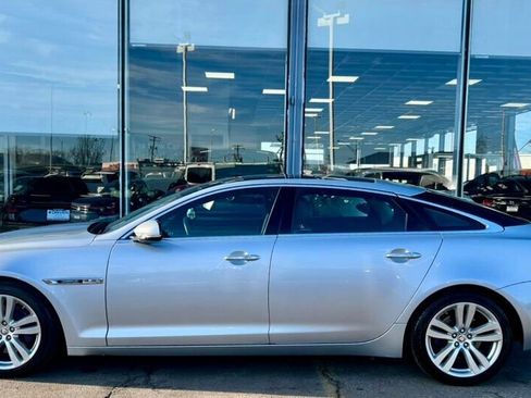 Used 2011 Jaguar XJ L image 34