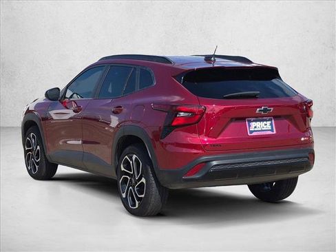 Used 2025 Chevrolet Trax RS FWD image 7