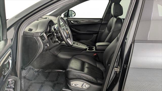 Used 2017 Porsche Macan Turbo AWD/4WD image 11