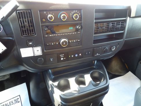 Used 2021 GMC Savana 3500 Extended w/ Power Convenience Package RWD image 22