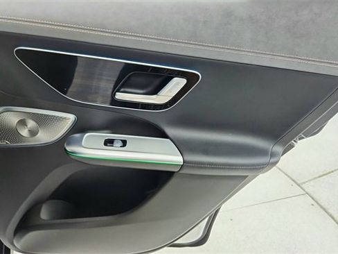 Used 2023 Mercedes-Benz EQE 500 4MATIC SUV w/ Exclusive Trim Package image 27