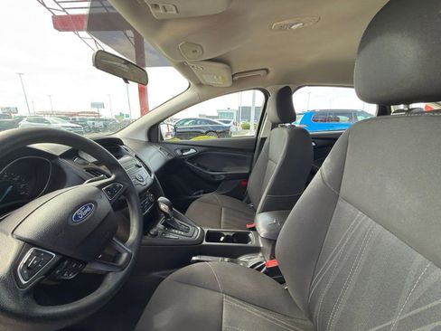 Used 2018 Ford Focus SE FWD image 15
