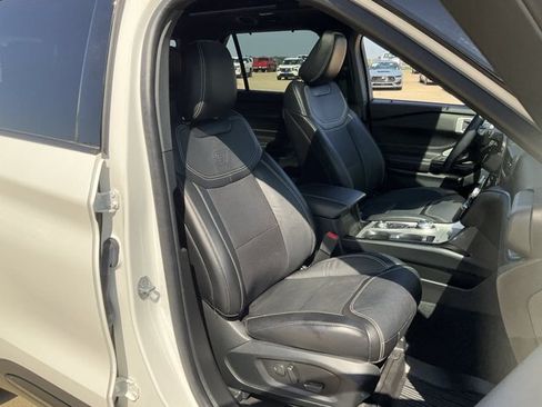 Used 2024 Ford Explorer ST w/ Equipment Group 401A AWD/4WD image 18