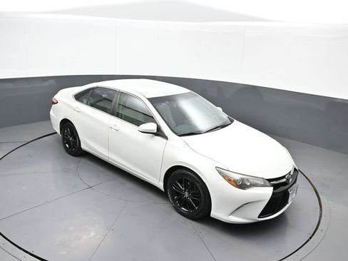 Used 2015 Toyota Camry SE image 34