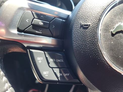 Used 2017 Ford Mustang Coupe RWD image 21
