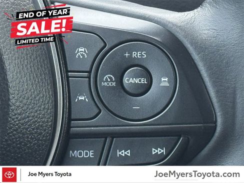Used 2025 Toyota Corolla SE image 13