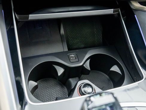 Certified 2022 BMW X6 M50i w/ Executive Package image 24