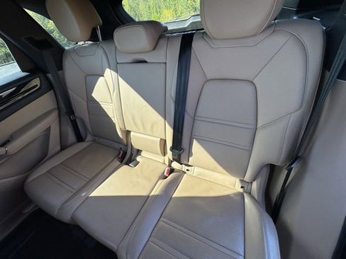 Used 2019 Porsche Cayenne image 13