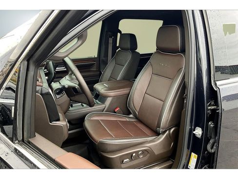 Used 2025 GMC Sierra 3500 Denali w/ Denali Reserve Package image 22