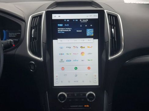 Used 2024 Ford Edge Titanium image 30