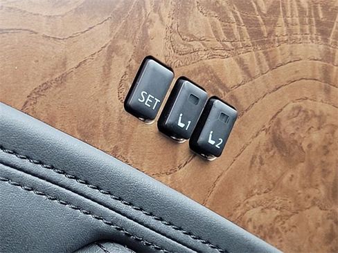 Used 2024 Nissan Armada SL w/ Captain's Chairs Package image 36