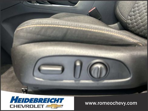Used 2019 Chevrolet Equinox LT FWD image 14
