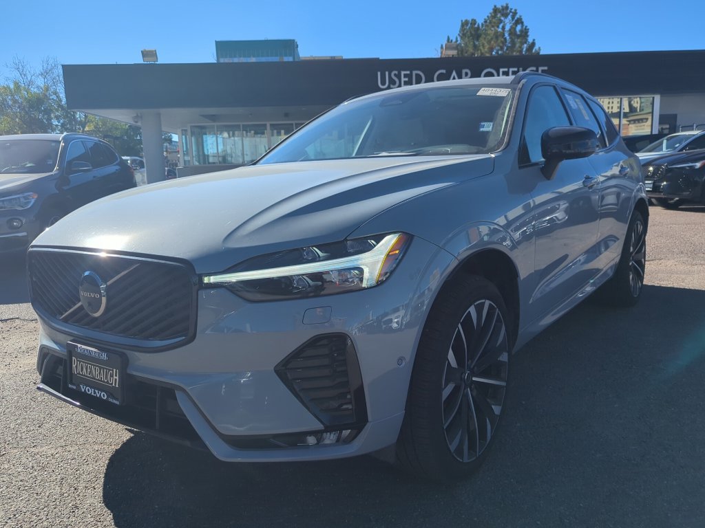 Used 2026 Volvo XC60 B5 Ultra AWD/4WD image 3