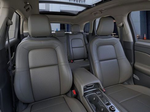 New 2026 Lincoln Corsair Premiere image 10