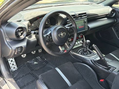 Used 2023 Toyota GR86 Premium w/ ALL Weather Mat Package (TMS) RWD image 16