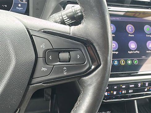 Used 2022 Chevrolet Bolt EUV LT w/ Convenience Package image 18