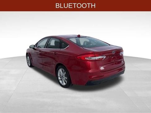Used 2020 Ford Fusion SE image 5
