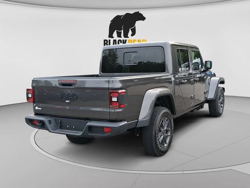 New 2026 Jeep Gladiator Sport AWD/4WD image 3