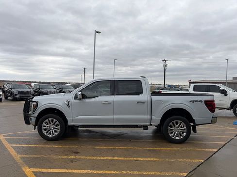 Used 2025 Ford F150 Lariat w/ Equipment Group 501A Mid image 4