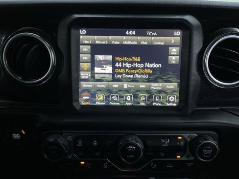 Used 2022 Jeep Wrangler Unlimited Rubicon w/ Xtreme Recon 35" Tire Package image 21