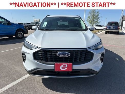 New 2025 Ford Escape SE image 2