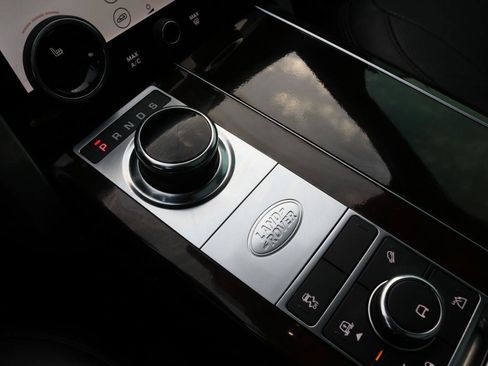 Used 2019 Land Rover Range Rover HSE image 38