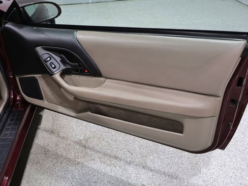 Used 2001 Chevrolet Camaro LT w/ Preferred Equipment Group 1 RWD image 21