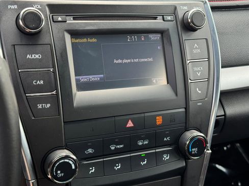 Used 2016 Toyota Camry SE image 15