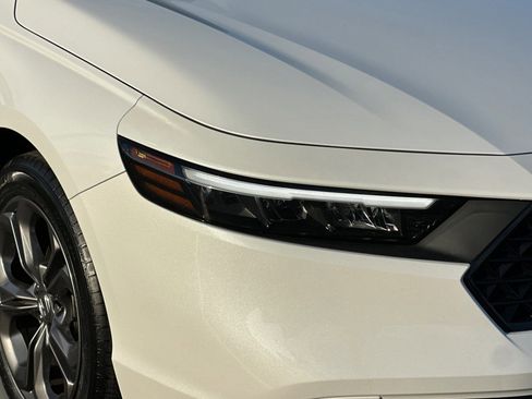 Certified 2023 Honda Accord EX image 11