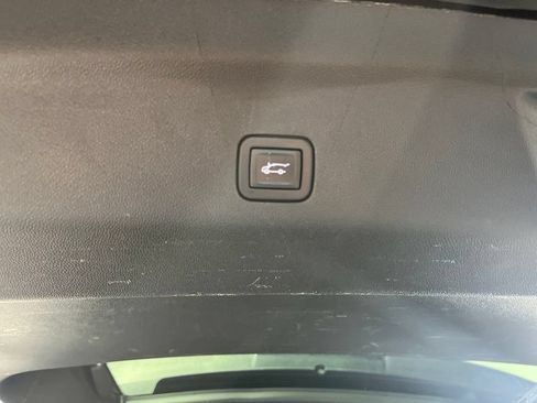 Certified 2021 GMC Yukon XL AT4 AWD/4WD image 23