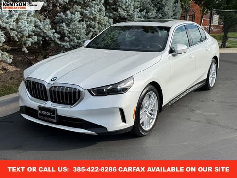 Used 2025 BMW 530i xDrive image 3