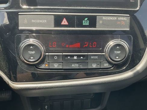 Used 2019 Mitsubishi Outlander ES AWD/4WD image 14