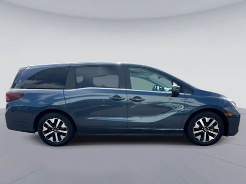 Certified 2025 Honda Odyssey EX-L image 2