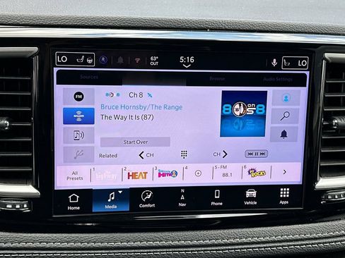 Used 2024 Chrysler Pacifica Limited FWD image 19