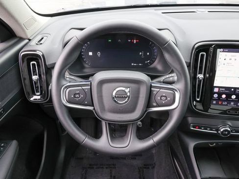 Certified 2026 Volvo XC40 B5 Plus AWD/4WD image 8