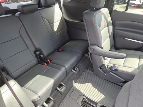 Certified 2024 Chevrolet Traverse RS w/ LPO, Floor Liner Package AWD/4WD image 32
