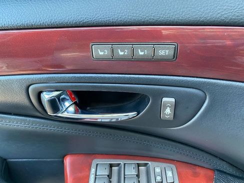 Used 2011 Lexus LS 460 L w/ Luxury Pkg RWD image 16