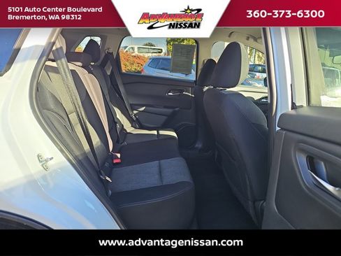 Used 2024 Nissan Rogue SV image 25