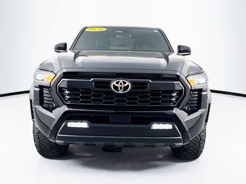 Used 2024 Toyota Tacoma TRD Off-Road image 2