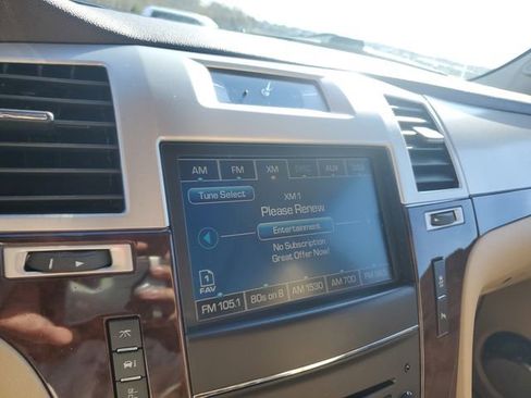 Used 2012 Cadillac Escalade Premium image 16