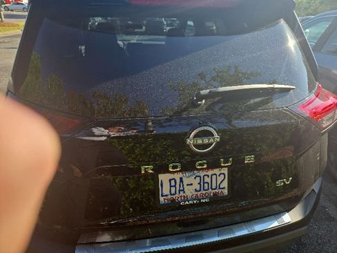 Certified 2023 Nissan Rogue SV w/ SV Premium B Package FWD image 3