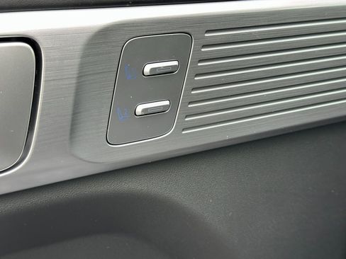 Certified 2025 Hyundai Santa Fe Limited image 32