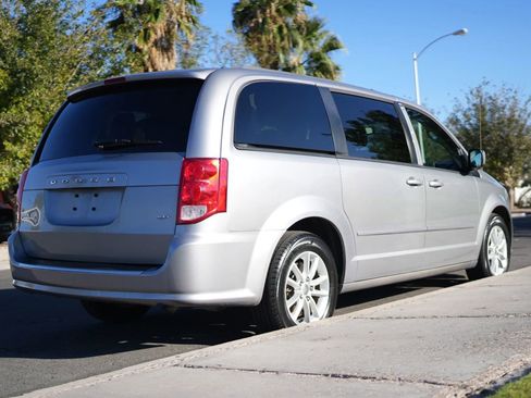 Used 2015 Dodge Grand Caravan SXT w/ UConnect Hands-Free Group image 9