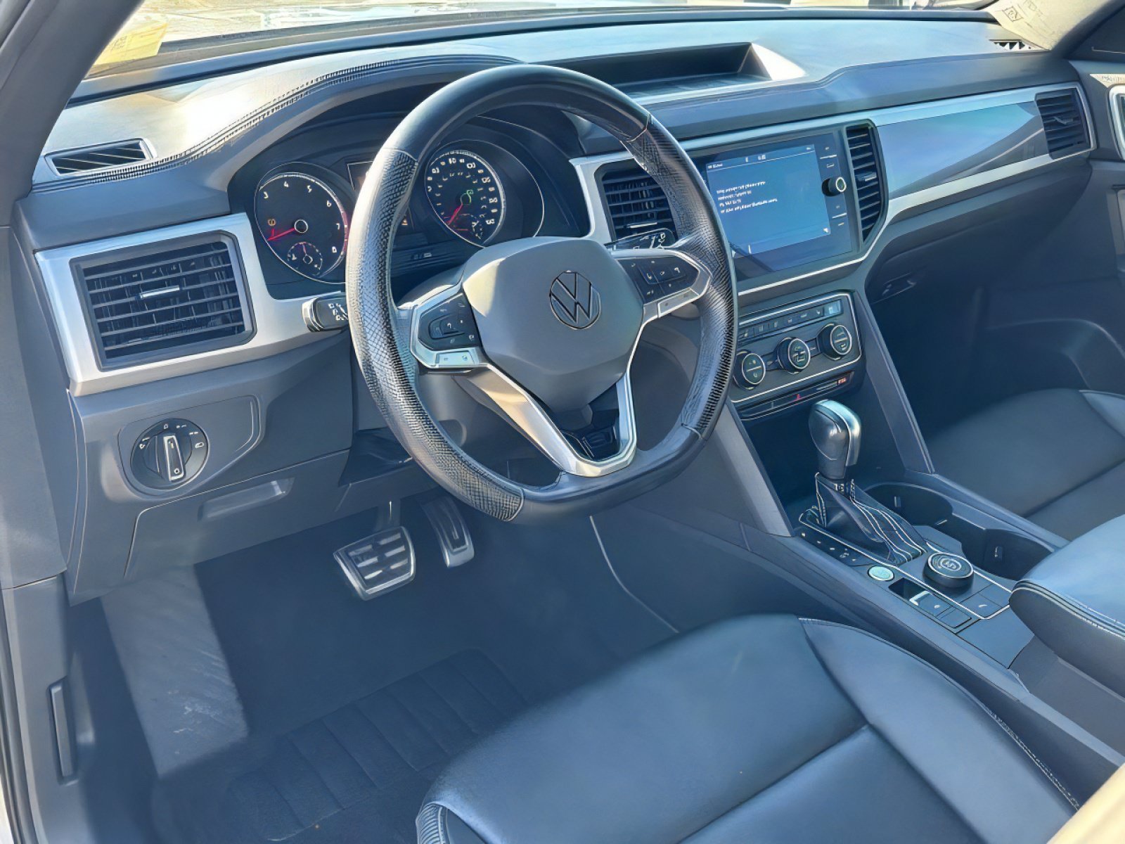 Used 2021 Volkswagen Atlas Cross Sport SE w/ Panoramic Sunroof Package AWD/4WD image 20