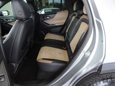 Used 2025 Chevrolet Equinox ACTIV FWD image 22